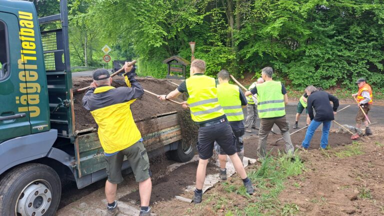Neue Blühstreifen für ein blühendes Dhünn